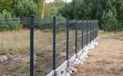 Jak zamontować ogrodzenie panelowe - uniknij najczęstszych błędów
