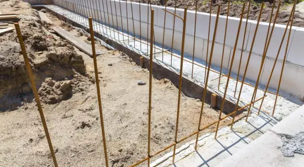 Jakie zbrojenie na fundament? Kluczowe informacje o materiałach i metodach