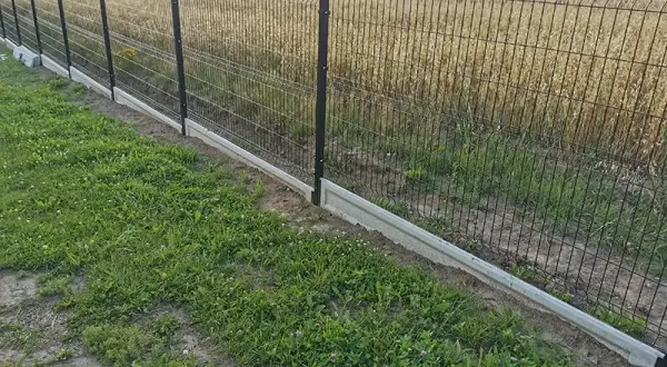 Jaka grubość słupka do ogrodzenia panelowego, aby uniknąć problemów?